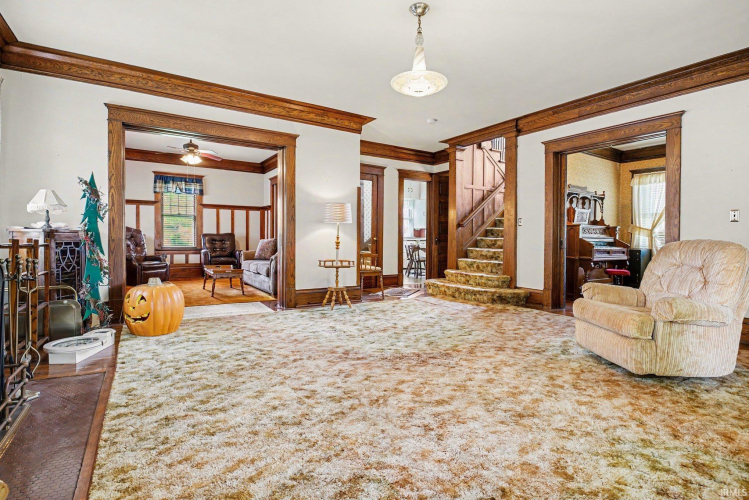 Listing Image 8