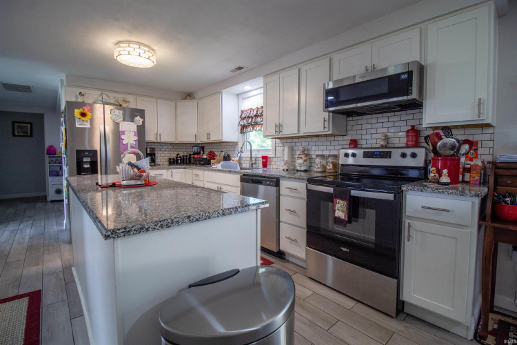 Listing Image 9