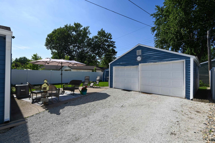 Listing Image 18