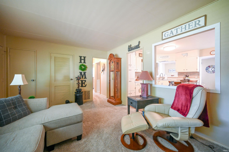 Listing Image 5