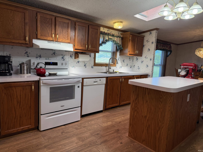 Listing Image 5
