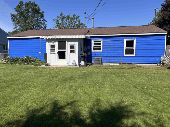 Listing Image 4