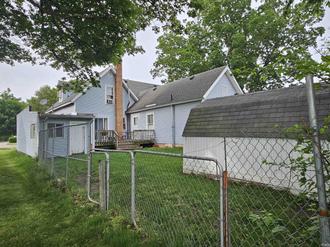 Listing Image 4