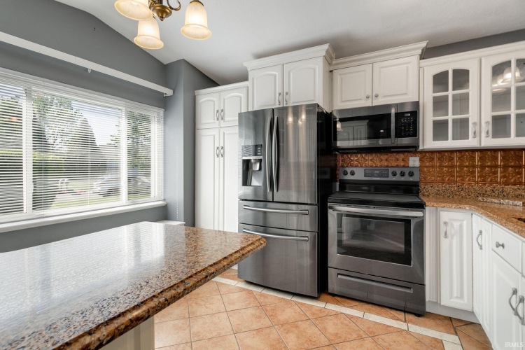 Listing Image 9