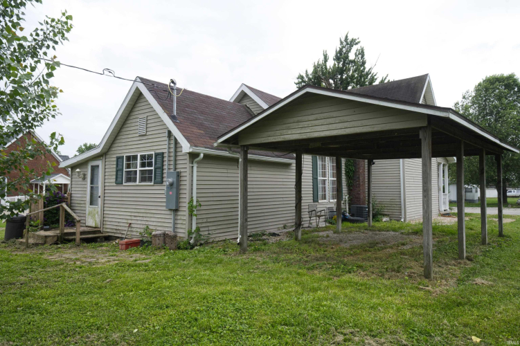 Listing Image 4