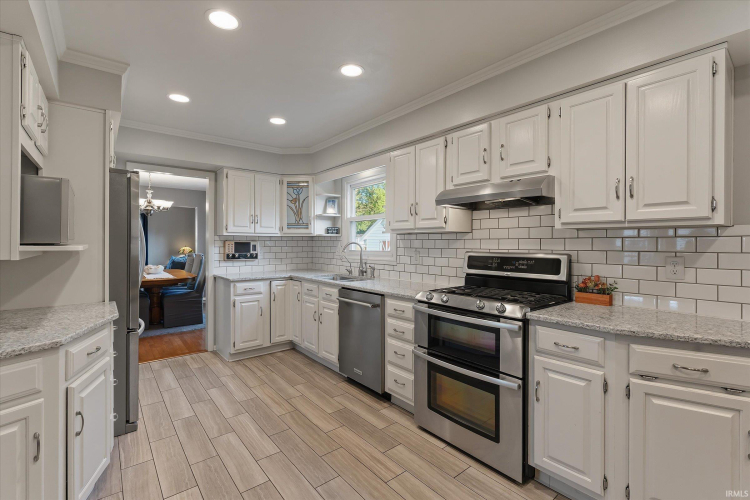 Listing Image 9