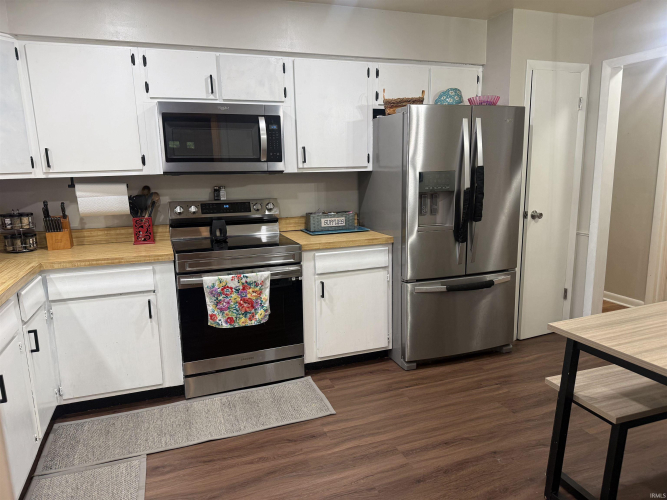 Listing Image 6