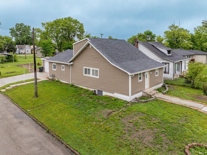 Listing Image 3