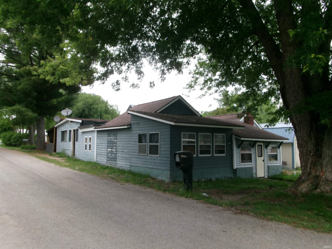 Listing Image 4