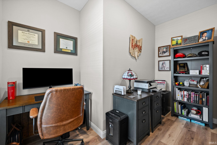 Listing Image 5