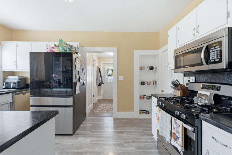 Listing Image 10