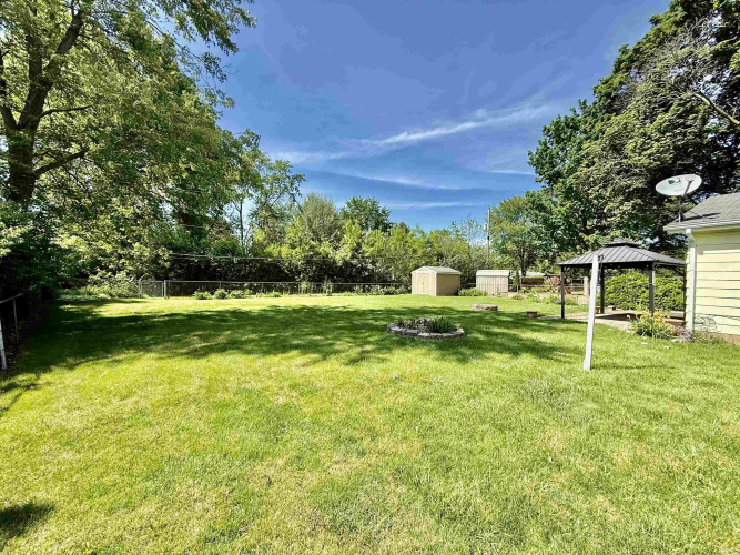 Listing Image 11