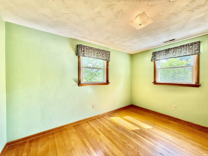 Listing Image 30