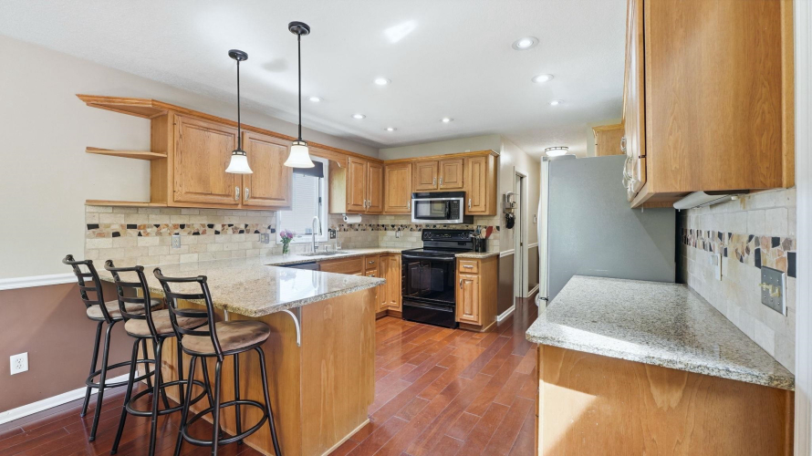 Listing Image 13