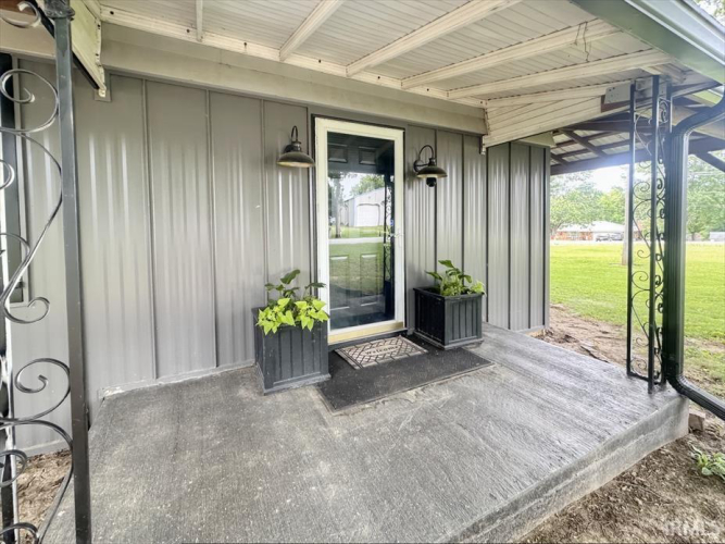 Listing Image 4