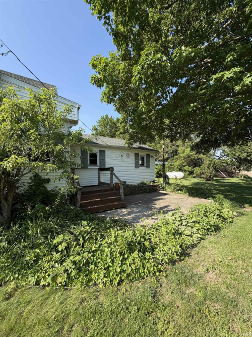 Listing Image 4