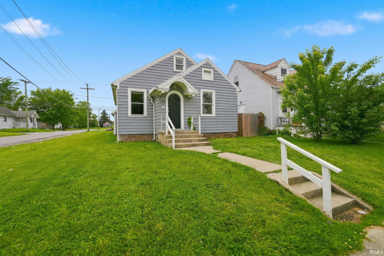 Listing Image 3