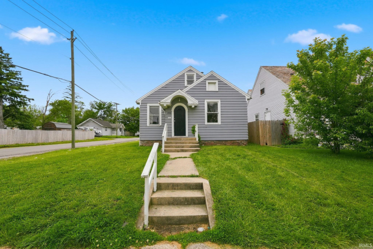 Listing Image 4