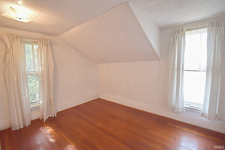Listing Image 30
