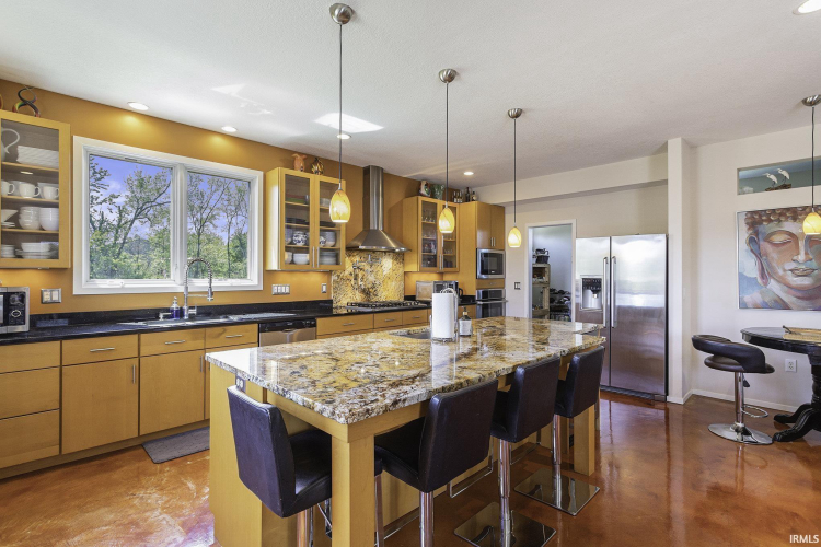 Listing Image 9