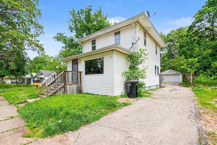 Listing Image 4
