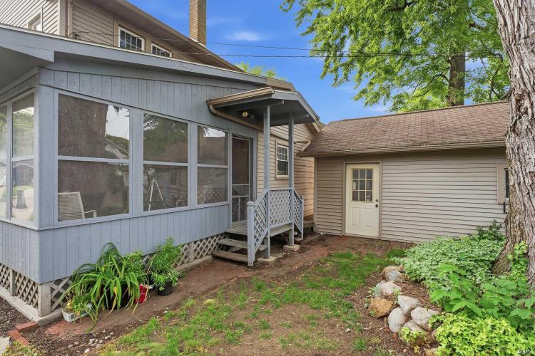 Listing Image 8