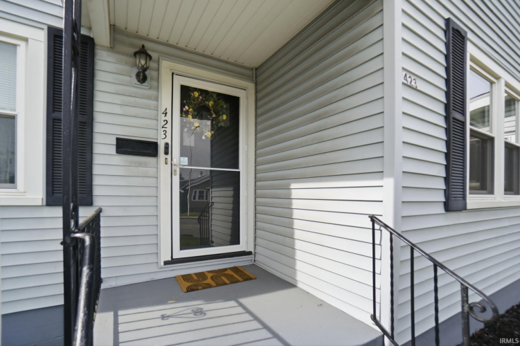 Listing Image 4
