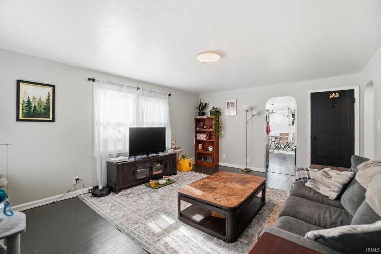 Listing Image 8