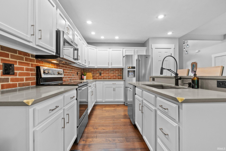 Listing Image 8
