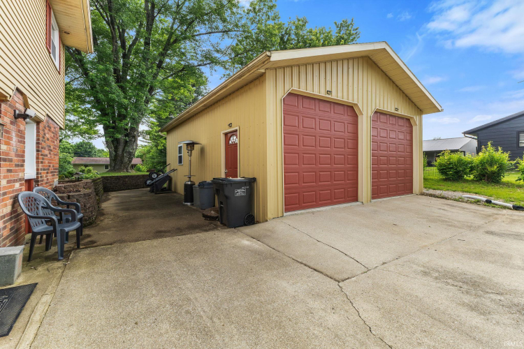 Listing Image 3
