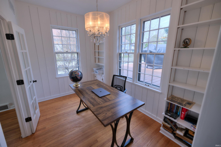 Listing Image 10
