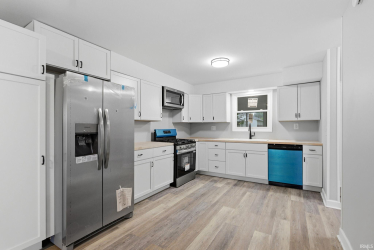 Listing Image 13