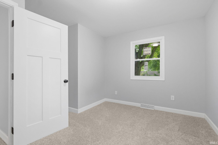 Listing Image 24