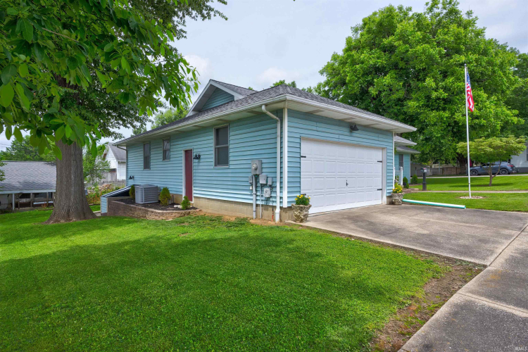 Listing Image 3