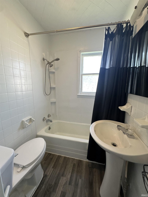 Listing Image 17