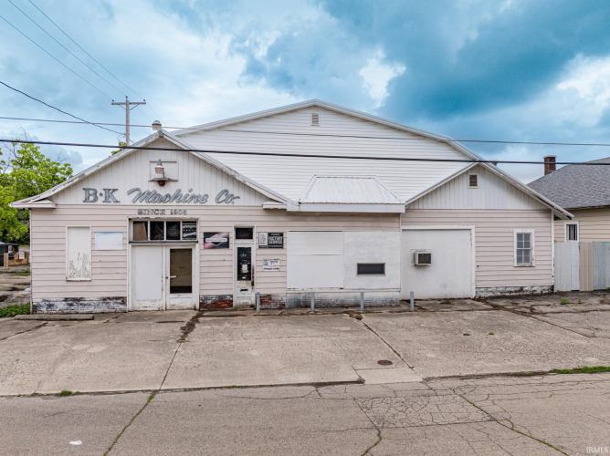 Listing Image 4