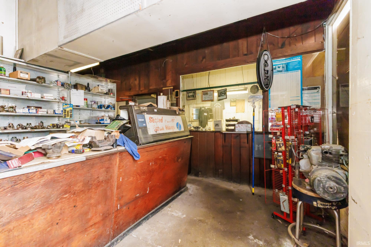 Listing Image 6