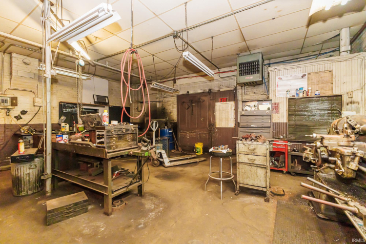 Listing Image 10
