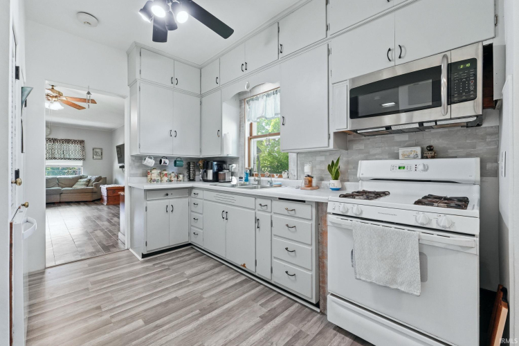 Listing Image 13
