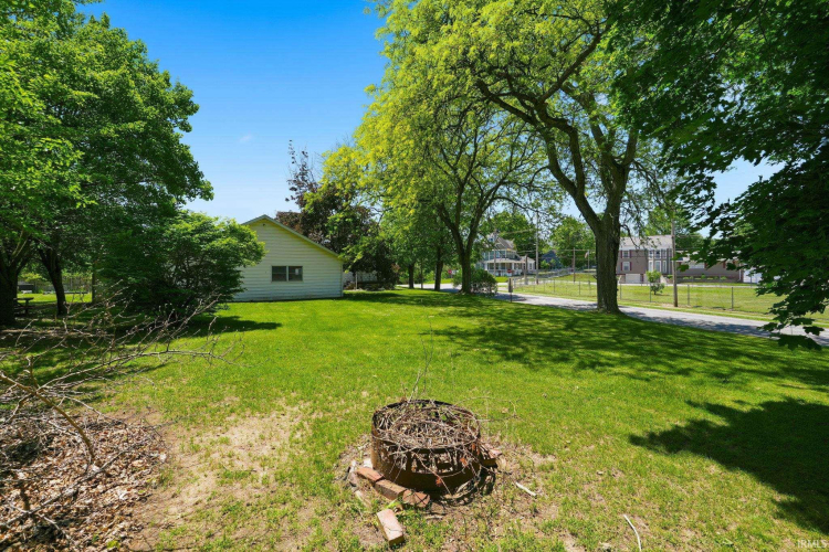 Listing Image 9