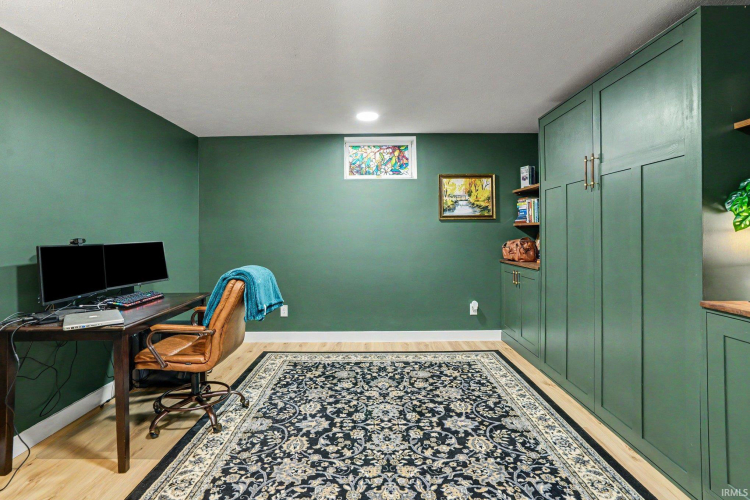 Listing Image 22