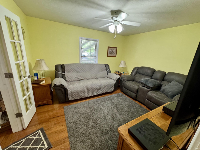Listing Image 15