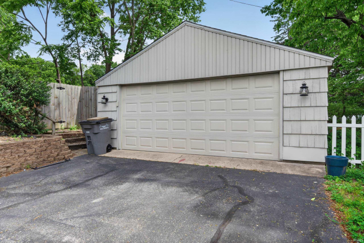 Listing Image 24