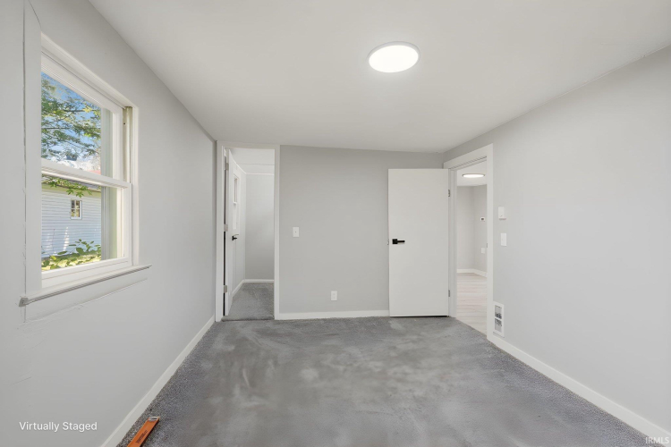 Listing Image 17