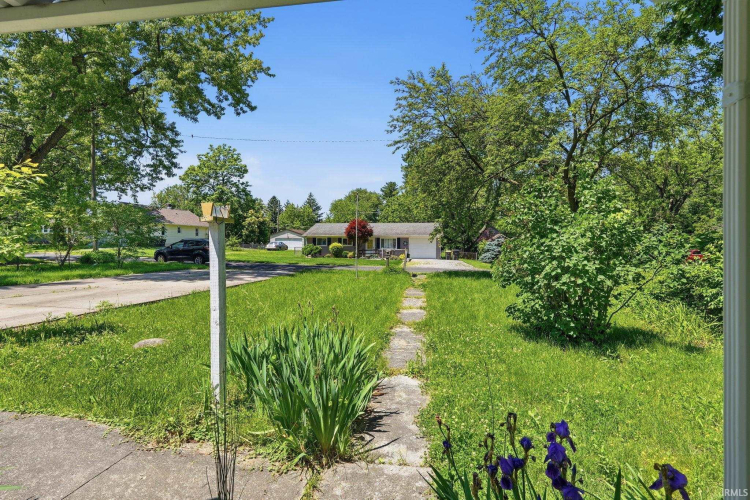 Listing Image 4