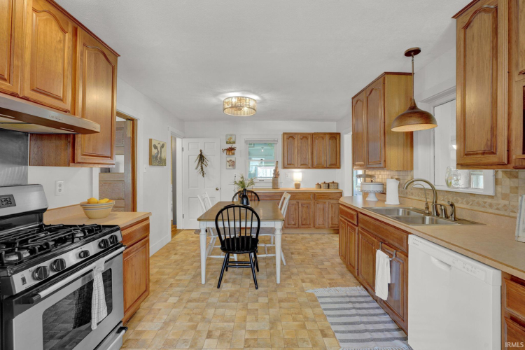Listing Image 16