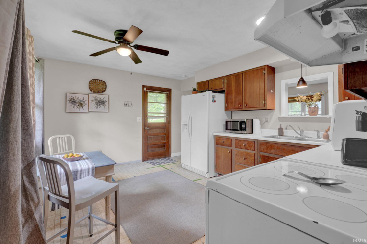 Listing Image 16