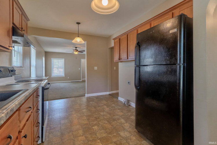 Listing Image 12