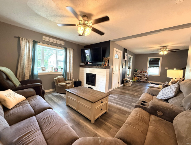 Listing Image 9