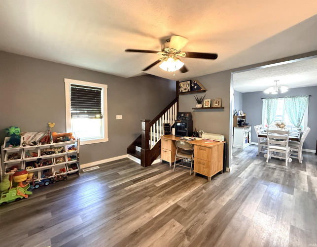 Listing Image 10